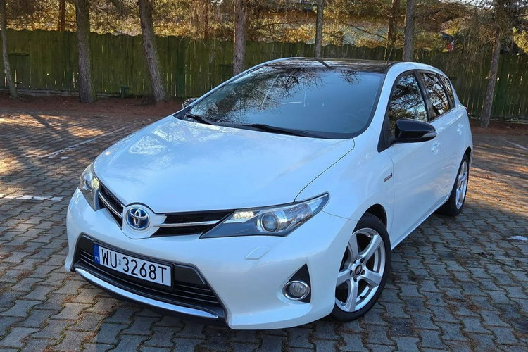 Toyota Auris 1.8 Benzyna Hybryda 136km Automat Biała Perła zdjęcie 2