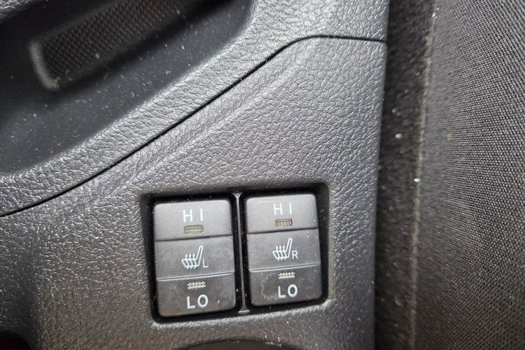 Toyota Auris 1.8 Benzyna Hybryda 136km Automat Biała Perła zdjęcie 20