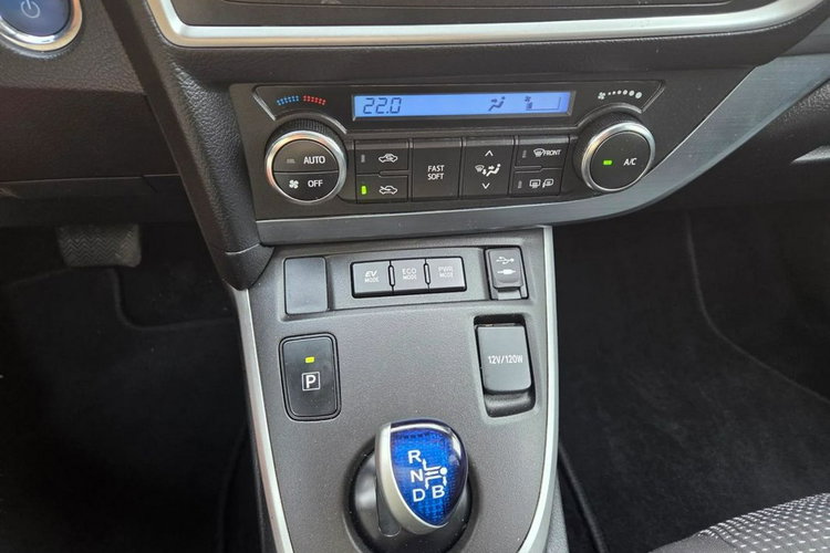 Toyota Auris 1.8 Benzyna Hybryda 136km Automat Biała Perła zdjęcie 21