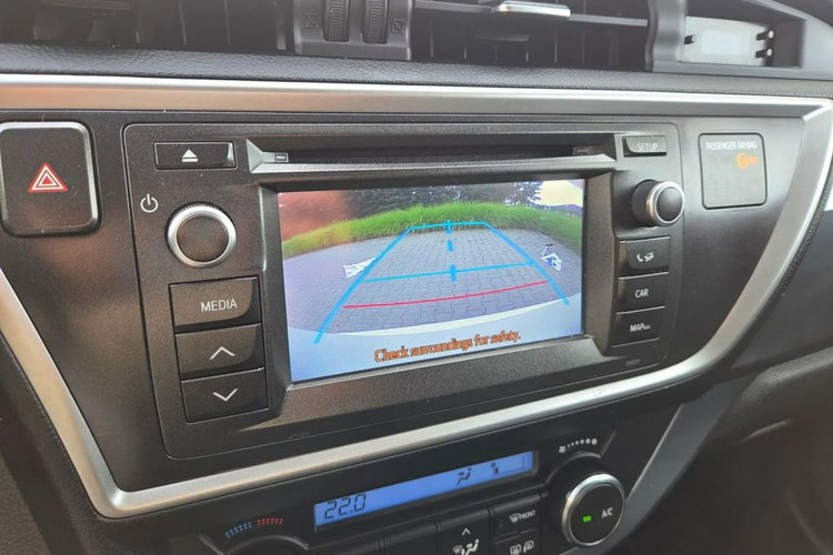 Toyota Auris 1.8 Benzyna Hybryda 136km Automat Biała Perła zdjęcie 23