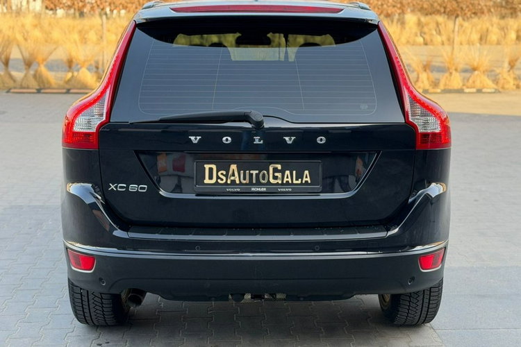 Volvo XC 60 AWD 2.4 D5 Automat Panorama zdjęcie 9