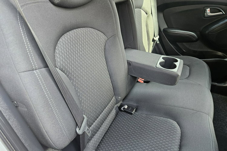 Hyundai ix35 Klimatyzacja / 6 biegów / Komputer / 2 kpl. kół zdjęcie 17