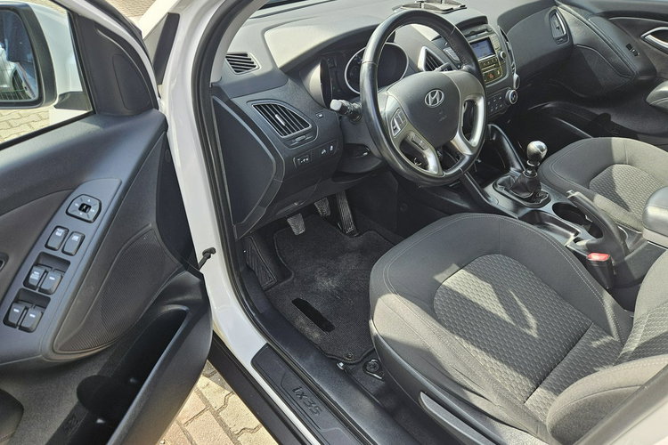 Hyundai ix35 Klimatyzacja / 6 biegów / Komputer / 2 kpl. kół zdjęcie 7