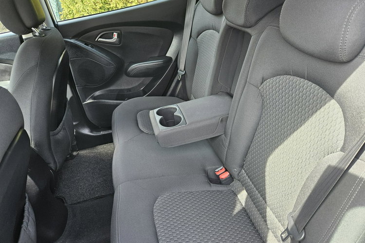 Hyundai ix35 Klimatyzacja / 6 biegów / Komputer / 2 kpl. kół zdjęcie 8