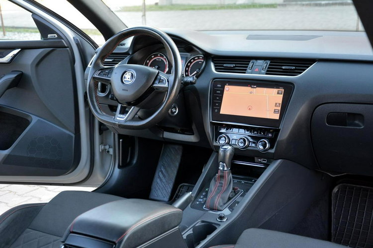 Skoda Octavia VRS Radar ACC Navi Columbus Full Ledy BLIS Lane Ass 2xParkt Aso Alu18" zdjęcie 19