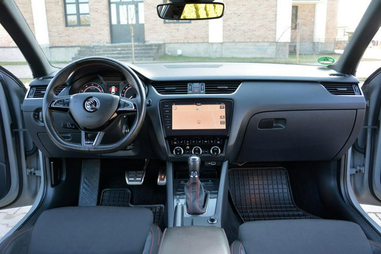 Skoda Octavia VRS Radar ACC Navi Columbus Full Ledy BLIS Lane Ass 2xParkt Aso Alu18" zdjęcie 25