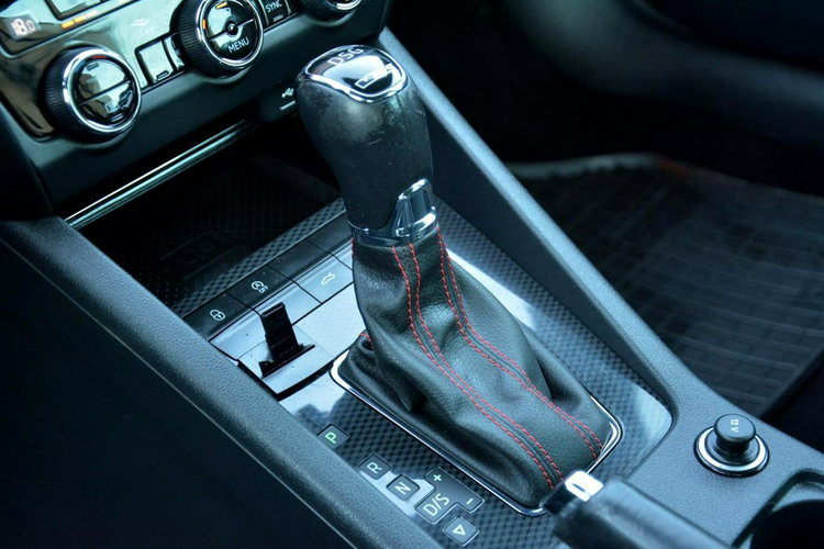 Skoda Octavia VRS Radar ACC Navi Columbus Full Ledy BLIS Lane Ass 2xParkt Aso Alu18" zdjęcie 31