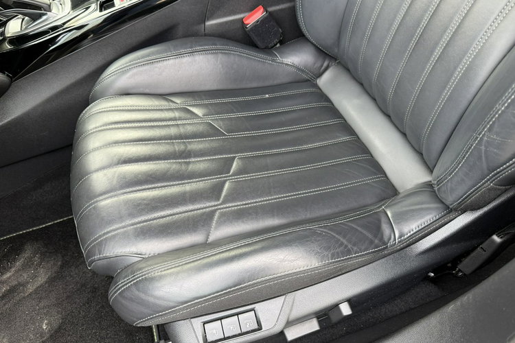 Peugeot 2008 GT. Skóra .Virtualny licznik. Kamera. Radar. Full ledowe lampy. zdjęcie 19