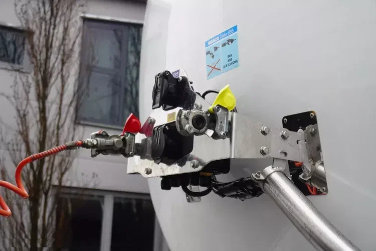 Cysterna do mas bitumicznych LAG O-3-ST L4BH / ADR / 30000 l / 4 sztuki zdjęcie 16