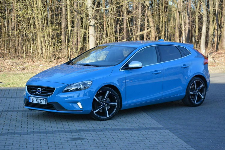Volvo V40 R-Design Skóry Xenon LED Navi Virtual Zegary Klimatronic Alu 18" ASO zdjęcie 10
