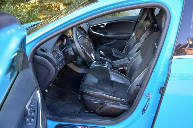 Volvo V40 R-Design Skóry Xenon LED Navi Virtual Zegary Klimatronic Alu 18" ASO zdjęcie 19