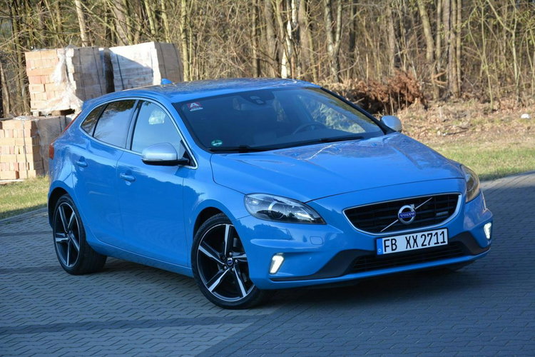 Volvo V40 R-Design Skóry Xenon LED Navi Virtual Zegary Klimatronic Alu 18" ASO zdjęcie 2