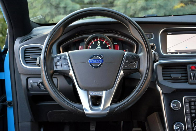 Volvo V40 R-Design Skóry Xenon LED Navi Virtual Zegary Klimatronic Alu 18" ASO zdjęcie 23