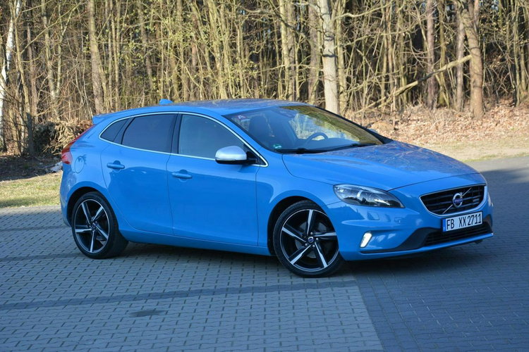 Volvo V40 R-Design Skóry Xenon LED Navi Virtual Zegary Klimatronic Alu 18" ASO zdjęcie 3