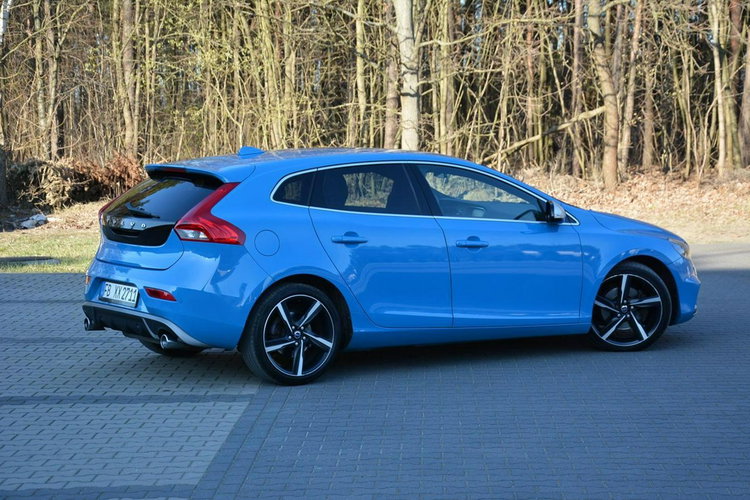 Volvo V40 R-Design Skóry Xenon LED Navi Virtual Zegary Klimatronic Alu 18" ASO zdjęcie 4