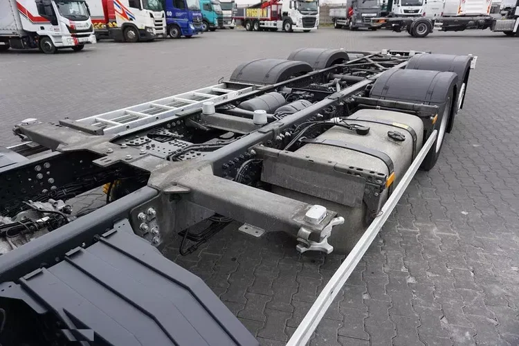 Mercedes ACTROS / 2546 / ACC / E 6 / MP 5 / MEGA / BDF / 7.82 M / RETARDER / OŚ SKRĘTNA zdjęcie 31