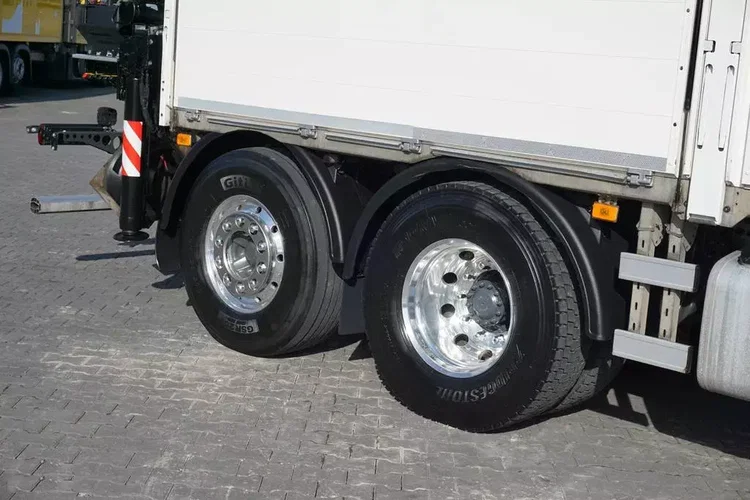 Renault T 380 / 6 X 2 / SKRZYNIOWY + HDS / HIAB 302 E-5 / PILOT / OŚ SKRĘTNA zdjęcie 34