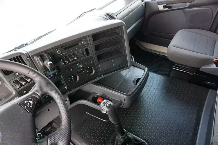 Scania R 480 / E 6 / CHŁODNIA + WINDA / 19 PALET / RETARDER / OŚ SKRĘTNA zdjęcie 9