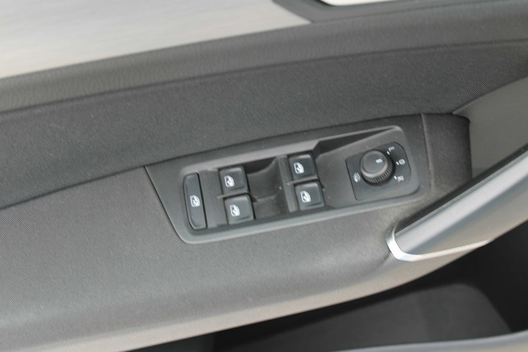 Volkswagen Touran EVO Comfortline netto 64 146 PLN Gwarancja SalonPL zdjęcie 18