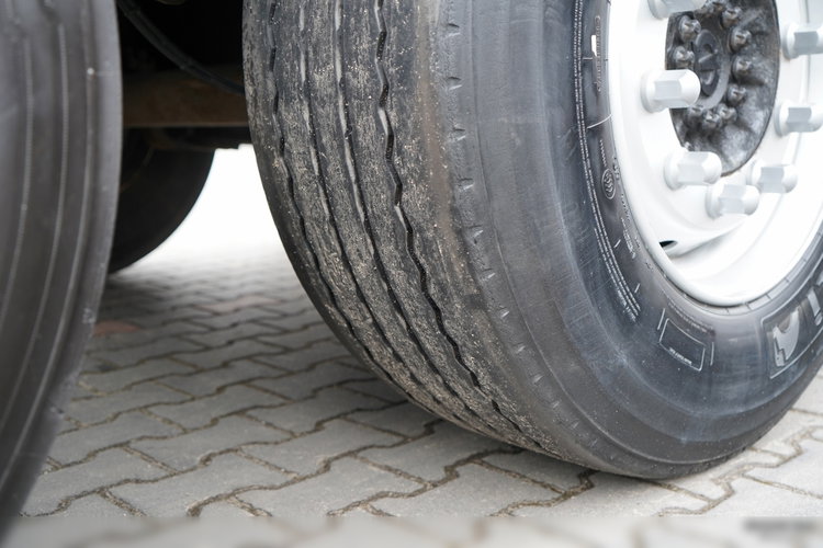 Krone FIRANKA / STANDARD / OŚ PODNOSZONA / 2018 ROK zdjęcie 26