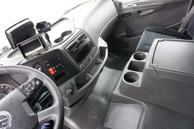 Mercedes / ATEGO / 1221 / ACC / E 6 / BURTOFIRANKA + WINDA / 17 PALET zdjęcie 9