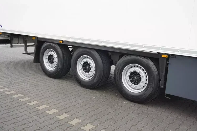 Schmitz / CHŁODNIA / CARRIER VECTOR 1350 / OŚ PODNOSZONA zdjęcie 9