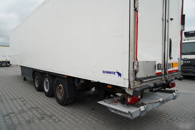 SCHMITZ CARGOBULL  / CHŁODNIA / THERMO KING /  WINDA DHOLLANDIA / KOSZ NA PALETY / SAF   zdjęcie 11
