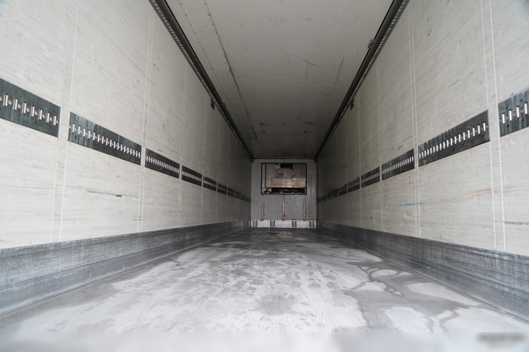 SCHMITZ CARGOBULL  / CHŁODNIA / THERMO KING /  WINDA DHOLLANDIA / KOSZ NA PALETY / SAF   zdjęcie 17