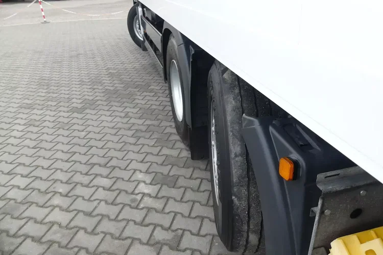 MAN TGA 26.400 6x2 / CHŁODNIA / / KABINA SYPIALNA / zdjęcie 15