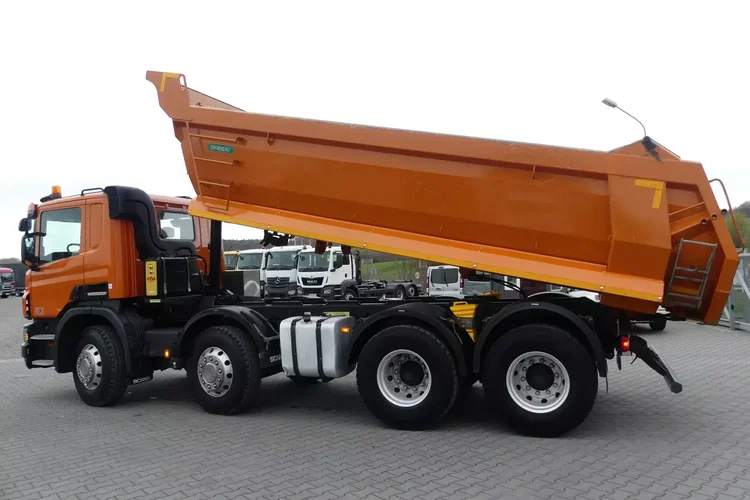 Scania P410 8x4 / WYWROTKA / ALUFELGI / MANUAL / EURO 6 / zdjęcie 2