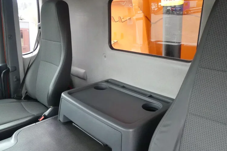 Scania P410 8x4 / WYWROTKA / ALUFELGI / MANUAL / EURO 6 / zdjęcie 27