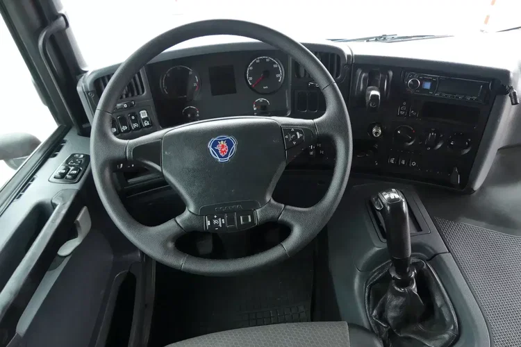 Scania P410 8x4 / WYWROTKA / ALUFELGI / MANUAL / EURO 6 / zdjęcie 32