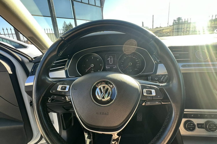Volkswagen Passat zdjęcie 13