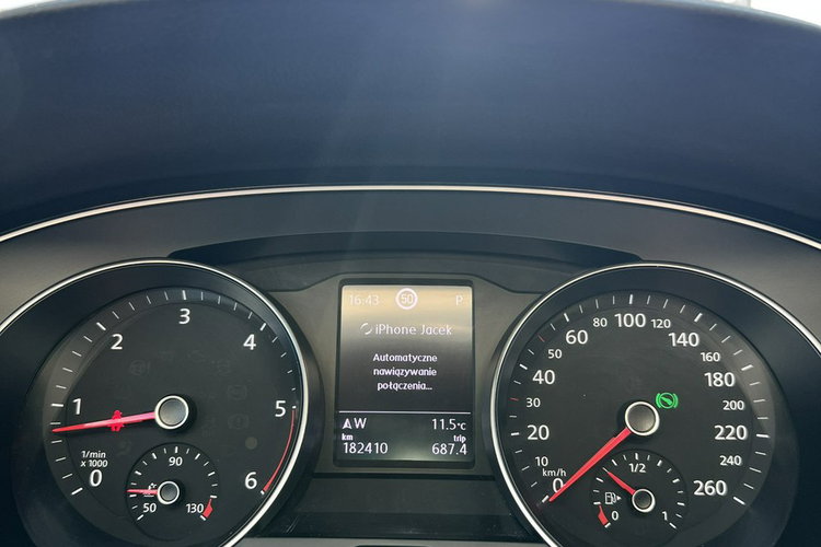 Volkswagen Passat zdjęcie 23