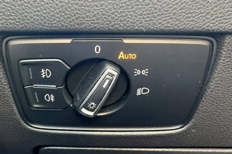 Volkswagen Passat zdjęcie 24