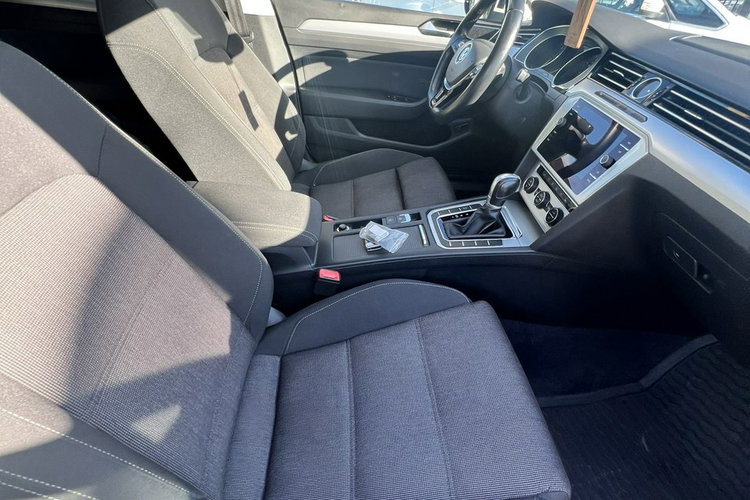 Volkswagen Passat zdjęcie 8