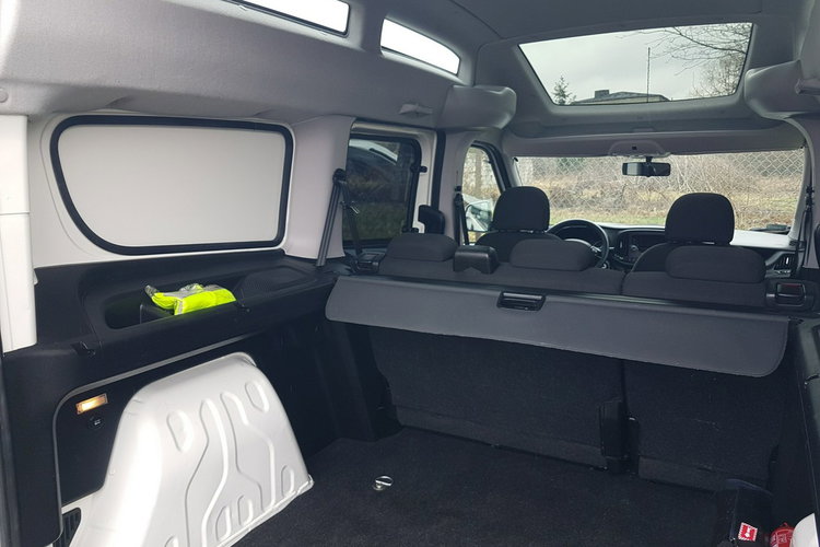Fiat Doblo XL L2H2 5-OSÓB DŁUGI WYSOKI KLIMA 6-BIEGÓW MANUAL KRAJOWY zdjęcie 24