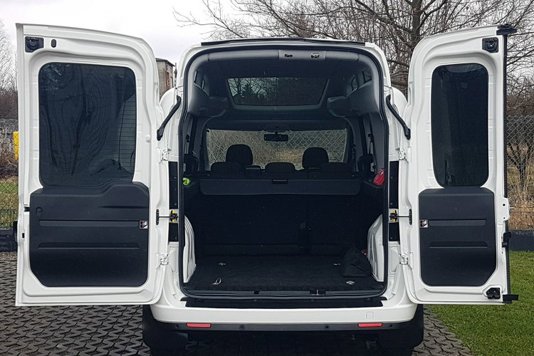 Fiat Doblo XL L2H2 5-OSÓB DŁUGI WYSOKI KLIMA 6-BIEGÓW MANUAL KRAJOWY zdjęcie 5