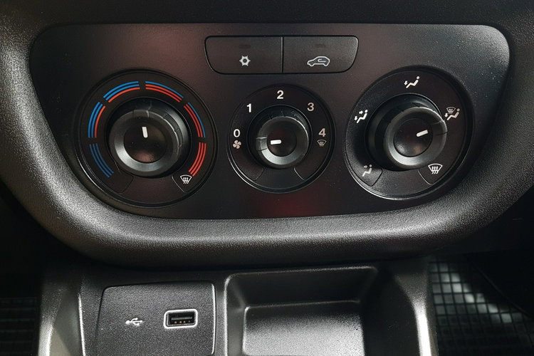 Fiat Doblo XL L2H2 5-OSÓb DŁUGI WYSOKI KLIMA 6-BIEGÓW MANUAL KRAJOWY zdjęcie 27