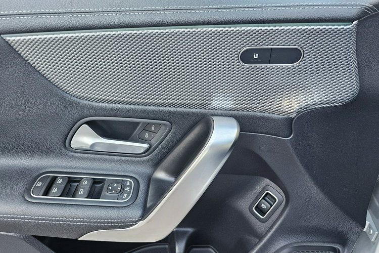 Mercedes CLA 180 Skóra, nawigacja, refkektory led, kamera, grzane fotele, serwis, zdjęcie 26