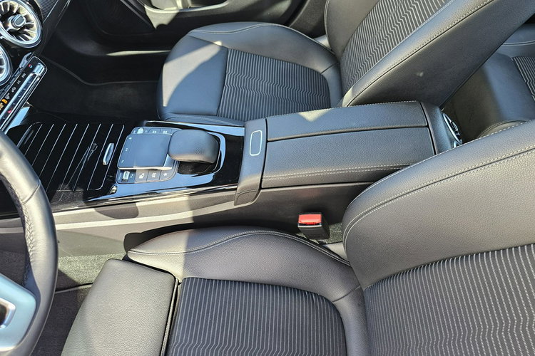 Mercedes CLA 180 Skóra, nawigacja, refkektory led, kamera, grzane fotele, serwis, zdjęcie 34