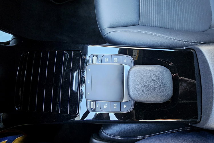 Mercedes CLA 180 Skóra, nawigacja, refkektory led, kamera, grzane fotele, serwis, zdjęcie 35