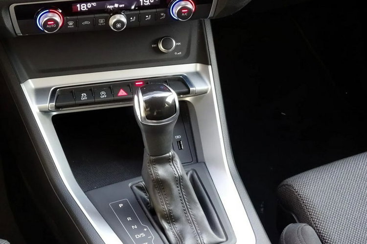 Audi Q3 2.0 TDI S tronic • Virtual Cockpit • CarPlay • Grzane fotele • Bezwypa zdjęcie 11