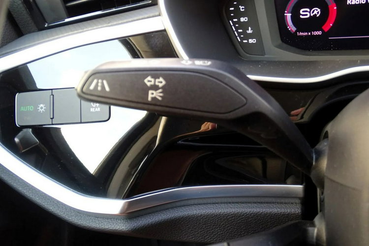 Audi Q3 2.0 TDI S tronic • Virtual Cockpit • CarPlay • Grzane fotele • Bezwypa zdjęcie 22