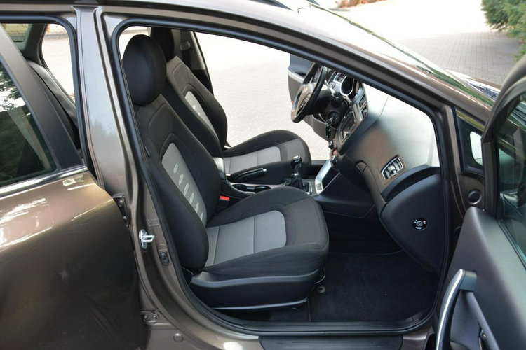 Cee'd Lift Navi Ledy Kamera Klimatronic Grz.kierownica Alu16 ASO Kia zdjęcie 16