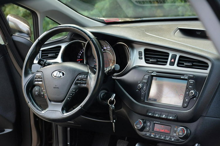 Cee'd Lift Navi Ledy Kamera Klimatronic Grz.kierownica Alu16 ASO Kia zdjęcie 20