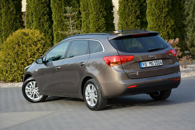 Cee'd Lift Navi Ledy Kamera Klimatronic Grz.kierownica Alu16 ASO Kia zdjęcie 5