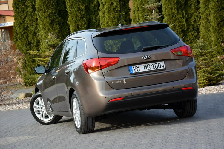 Cee'd Lift Navi Ledy Kamera Klimatronic Grz.kierownica Alu16 ASO Kia zdjęcie 6