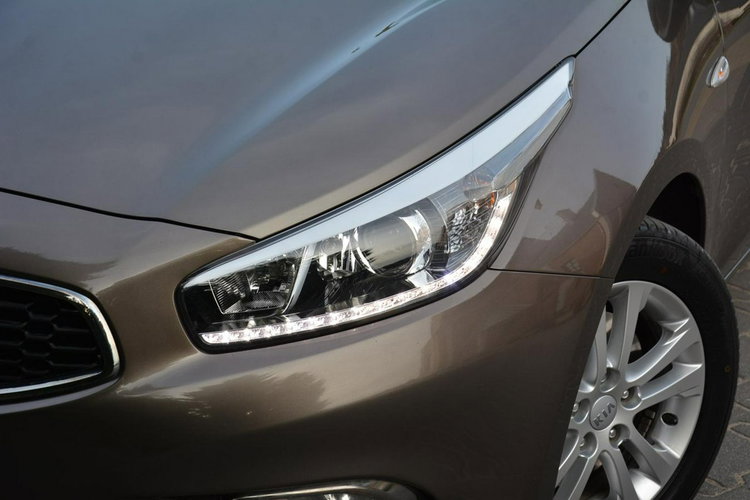 Cee'd Lift Navi Ledy Kamera Klimatronic Grz.kierownica Alu16 ASO Kia zdjęcie 7