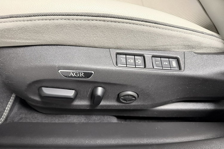 Opel Insignia Grand Sport 1.5 TURBO 165KM Ultimate EXCLUSIVE HiFi LUX Intelligent Masaże KeyLess zdjęcie 17